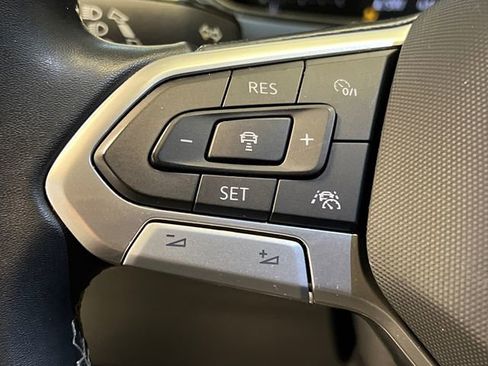 Certified 2023 Volkswagen Taos SE w/ Panoramic Sunroof Package image 20