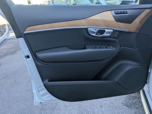 Used 2024 Volvo XC90 T8 Plus w/ Protection Package AWD/4WD image 12