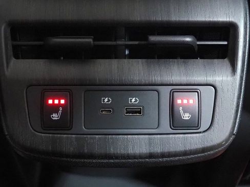 Used 2023 Nissan Ariya Empower+ image 30