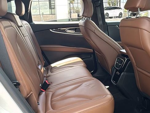 Used 2022 Lincoln Nautilus Reserve AWD/4WD image 26