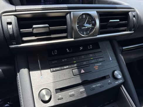 Used 2019 Lexus IS 300 RWD image 18