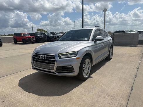 Used 2019 Audi Q5 2.0T Premium Plus w/ Premium Plus Package AWD/4WD image 7
