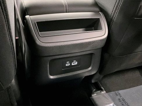 New 2025 Nissan Pathfinder S image 21