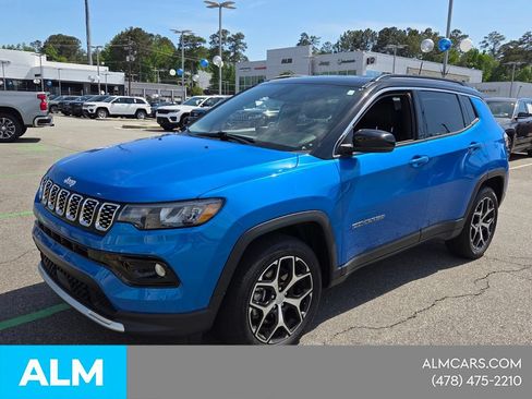 Used 2024 Jeep Compass Limited AWD/4WD image 4