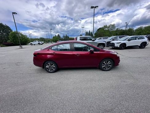 Used 2020 Nissan Versa SV FWD image 2