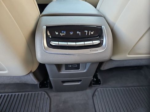 Used 2020 Cadillac XT6 Premium Luxury image 21