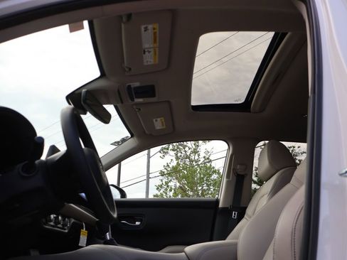 Certified 2026 Honda HR-V EX-L image 32