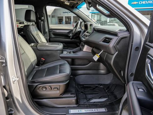 Used 2024 Chevrolet Suburban RST w/ Sport Performance Package AWD/4WD image 16
