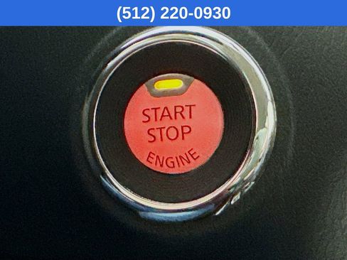 Used 2018 Nissan Pathfinder SV image 19