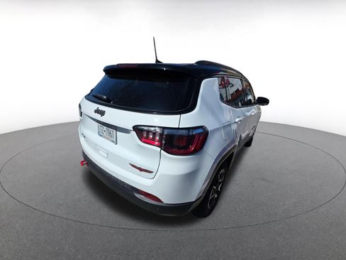 Used 2025 Jeep Compass Trailhawk image 7