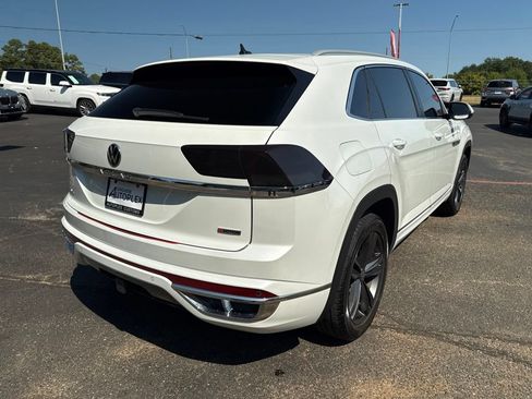 Used 2022 Volkswagen Atlas Cross Sport SEL R-Line AWD/4WD image 6