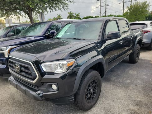 Used 2023 Toyota Tacoma SR5 RWD image 2