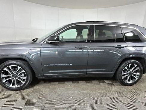 Used 2023 Jeep Grand Cherokee Overland AWD/4WD image 6