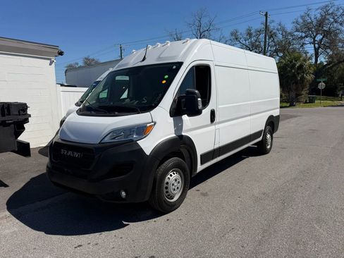 Used 2025 RAM ProMaster 2500 w/ Convenience Group image 2