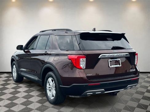 Used 2020 Ford Explorer XLT w/ Equipment Group 202A AWD/4WD image 5