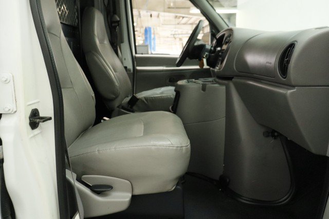 Used 2002 Ford E-150 and Econoline 150 RWD image 19