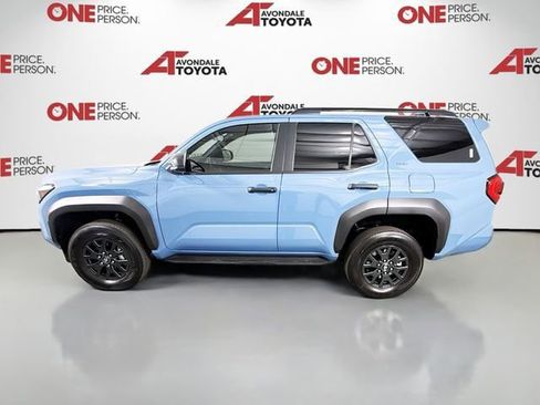 Certified 2026 Toyota 4Runner SR5 AWD/4WD image 4