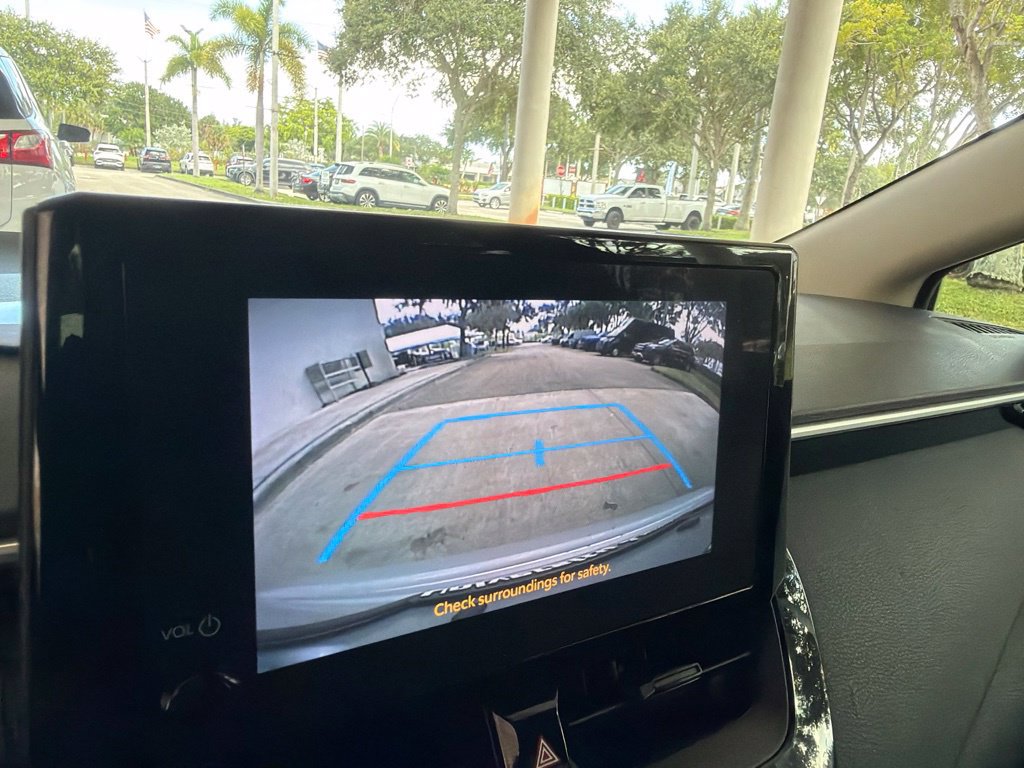 Used 2023 Toyota Corolla LE FWD image 10