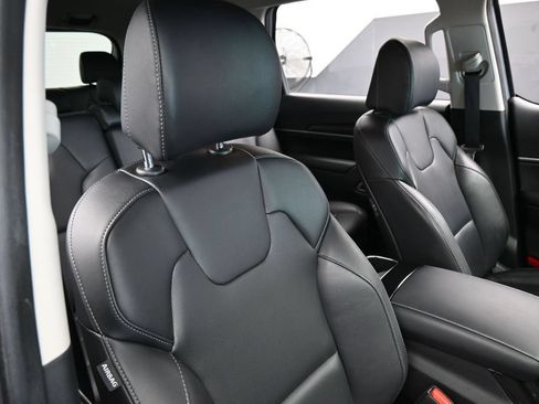 Used 2024 Kia Telluride LX FWD image 42