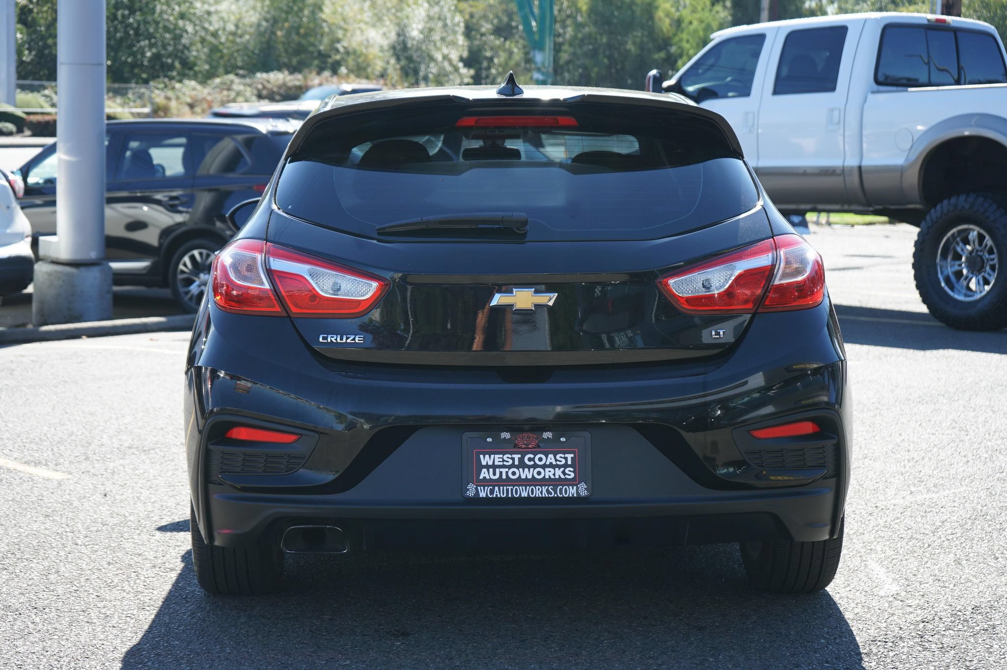 Used 2017 Chevrolet Cruze LT w/ Sun And Sound Package FWD image 4