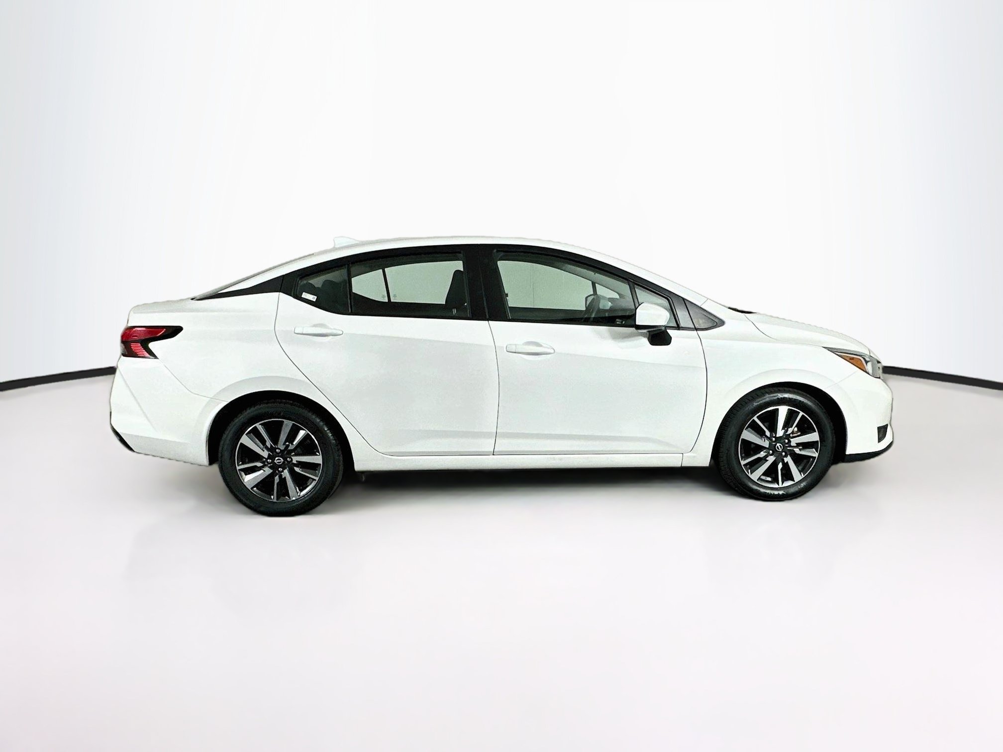 Used 2024 Nissan Versa SV FWD image 10