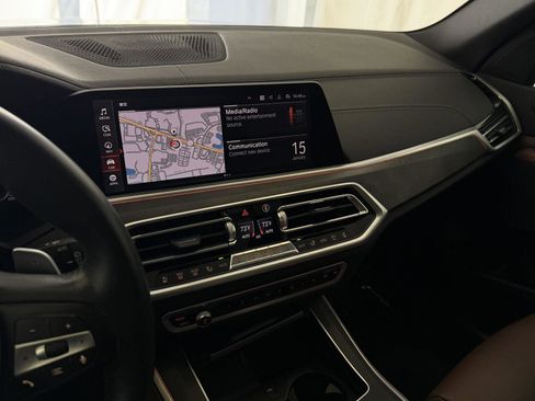 Used 2022 BMW X5 xDrive40i w/ Executive Package image 18