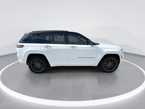 Used 2025 Jeep Grand Cherokee Summit AWD/4WD image 9