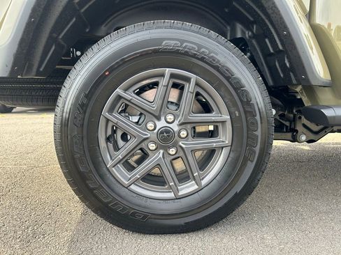 New 2026 Jeep Gladiator Sport image 27