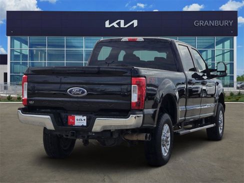 Used 2018 Ford F250 XLT w/ FX4 Off-Road Package image 5