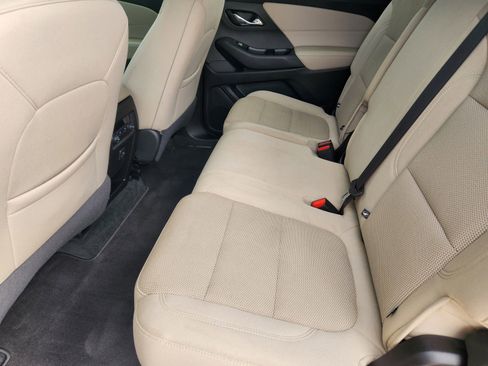 Used 2023 Chevrolet Traverse LS FWD image 12