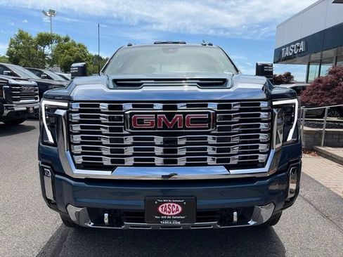 New 2026 GMC Sierra 2500 Denali w/ Denali Reserve Package AWD/4WD image 8