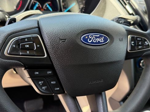 Used 2017 Ford Escape SE AWD/4WD image 28