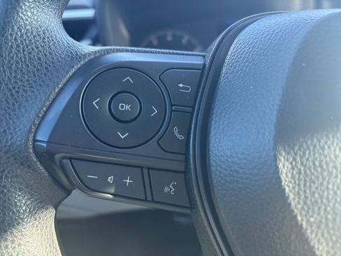 Used 2025 Toyota Corolla Cross L image 16