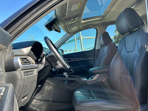 Used 2022 Kia Telluride EX w/ EX Premium Package image 23