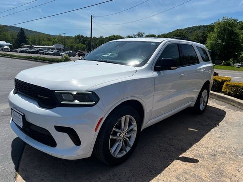 Used 2024 Dodge Durango GT AWD/4WD image 3