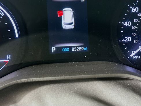 Used 2021 Toyota Sienna XLE image 19