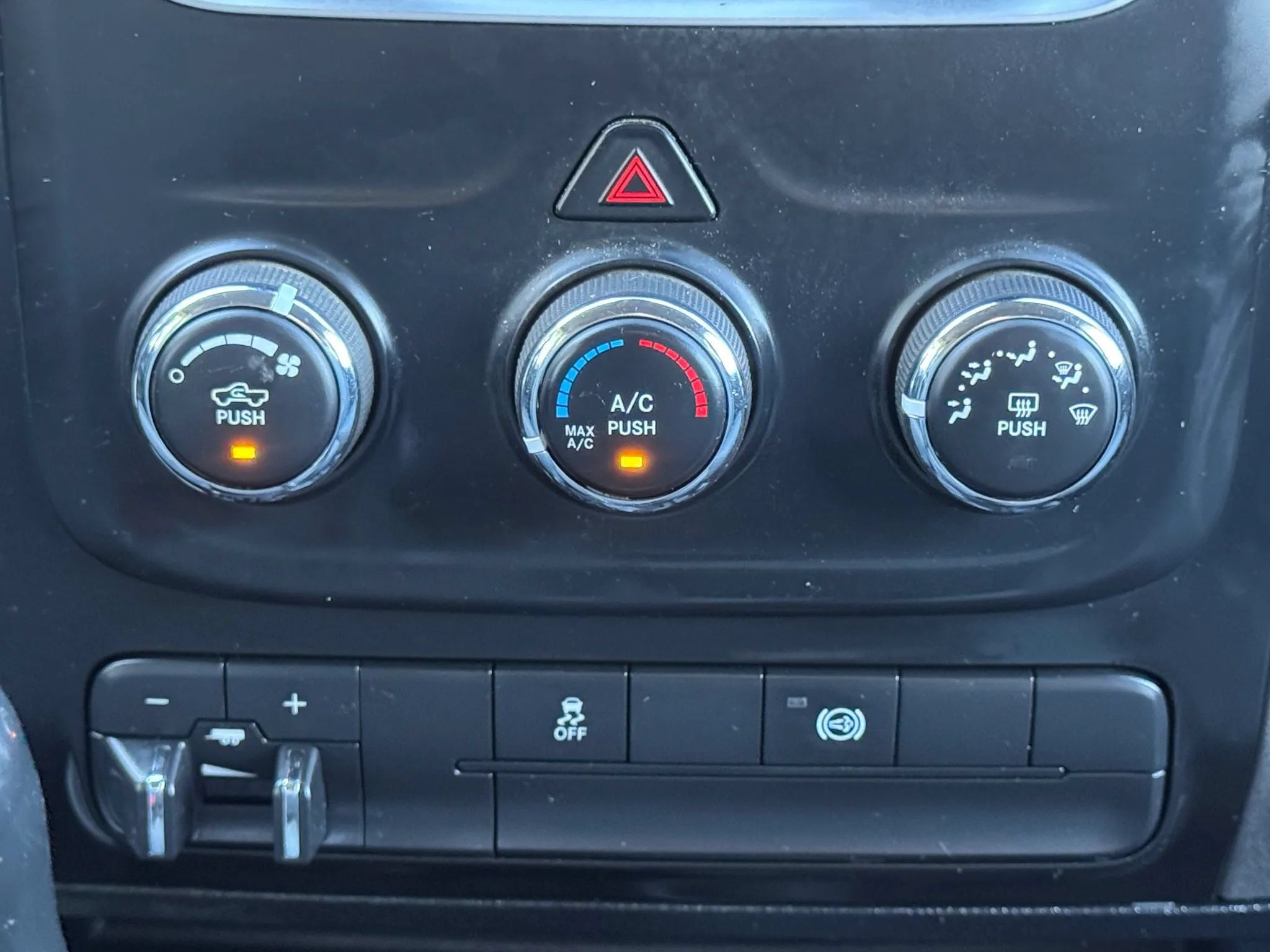 Used 2018 RAM 2500 Tradesman w/ Chrome Appearance Group AWD/4WD image 26