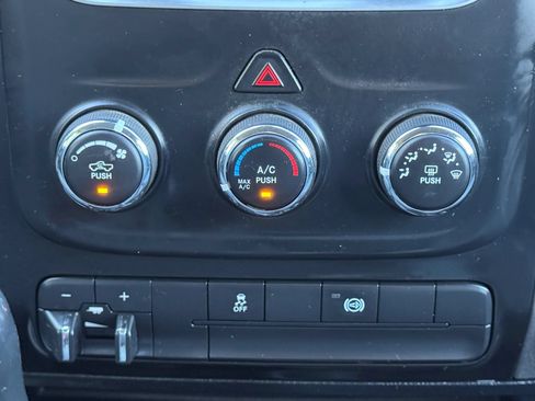 Used 2018 RAM 2500 Tradesman w/ Chrome Appearance Group AWD/4WD image 26