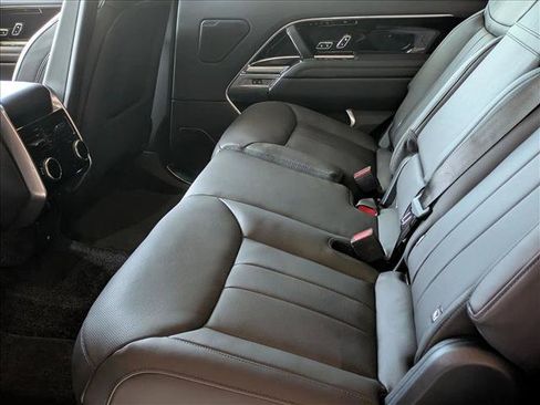 New 2026 Land Rover Range Rover Long Wheelbase SE AWD/4WD image 17