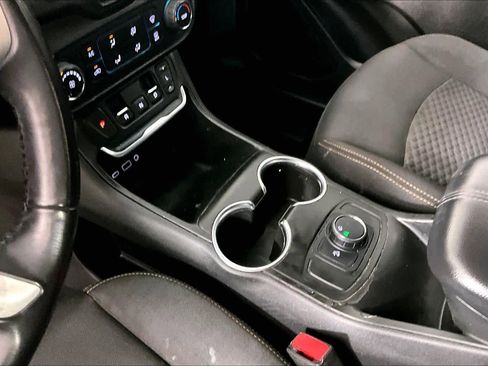 Used 2019 GMC Terrain SLE image 15