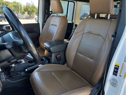 Used 2021 Jeep Wrangler Unlimited Sahara w/ Cold Weather Group AWD/4WD image 9