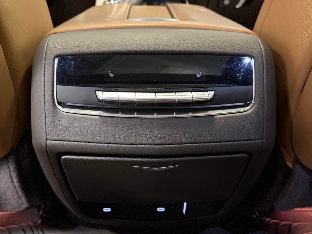 Used 2023 Cadillac Escalade Premium Luxury AWD/4WD image 24