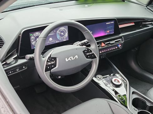 Used 2025 Kia Niro Wind image 5