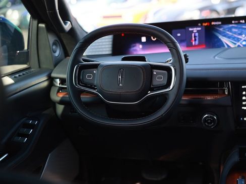 Used 2025 Lincoln Navigator Black Label AWD/4WD image 27