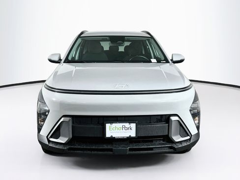 Used 2025 Hyundai Kona SEL AWD/4WD image 2