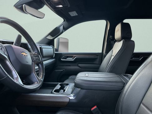 Used 2024 Chevrolet Silverado 2500 High Country image 8