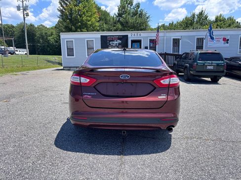 Used 2016 Ford Fusion SE FWD image 4