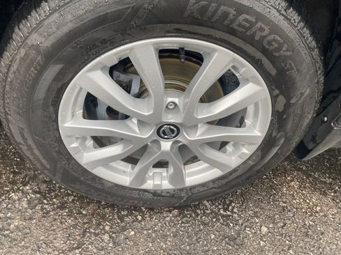 Used 2018 Nissan Rogue SV w/ Premium Package image 31