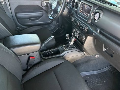 Used 2022 Jeep Gladiator Sport AWD/4WD image 17
