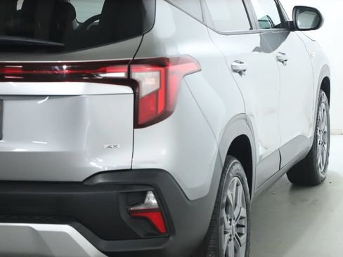 Used 2024 Kia Seltos LX AWD/4WD image 45